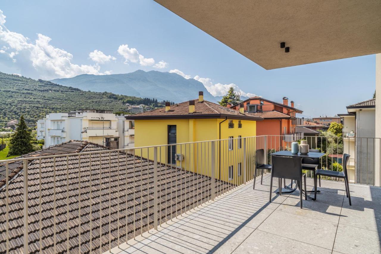 Essence - Charming Suites Riva del Garda Buitenkant foto