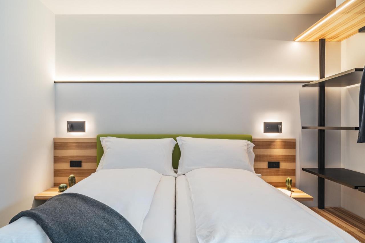 Essence - Charming Suites Riva del Garda Buitenkant foto