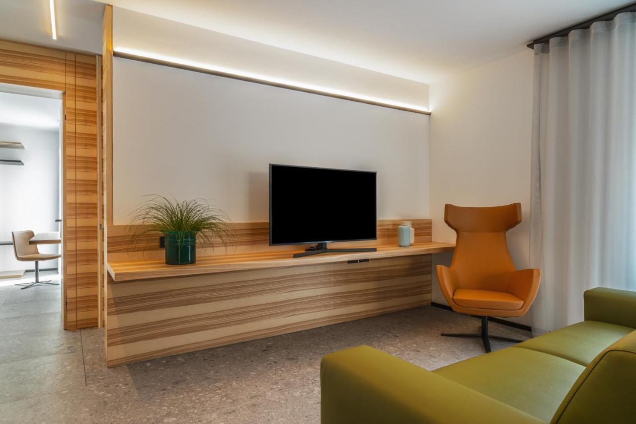Essence - Charming Suites Riva del Garda Buitenkant foto